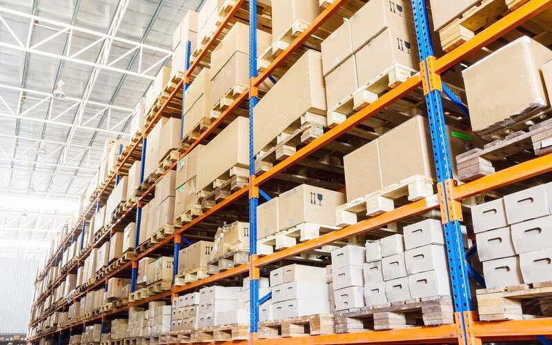 có kho bãi rộng và có văn phòng tại Trung Quốc